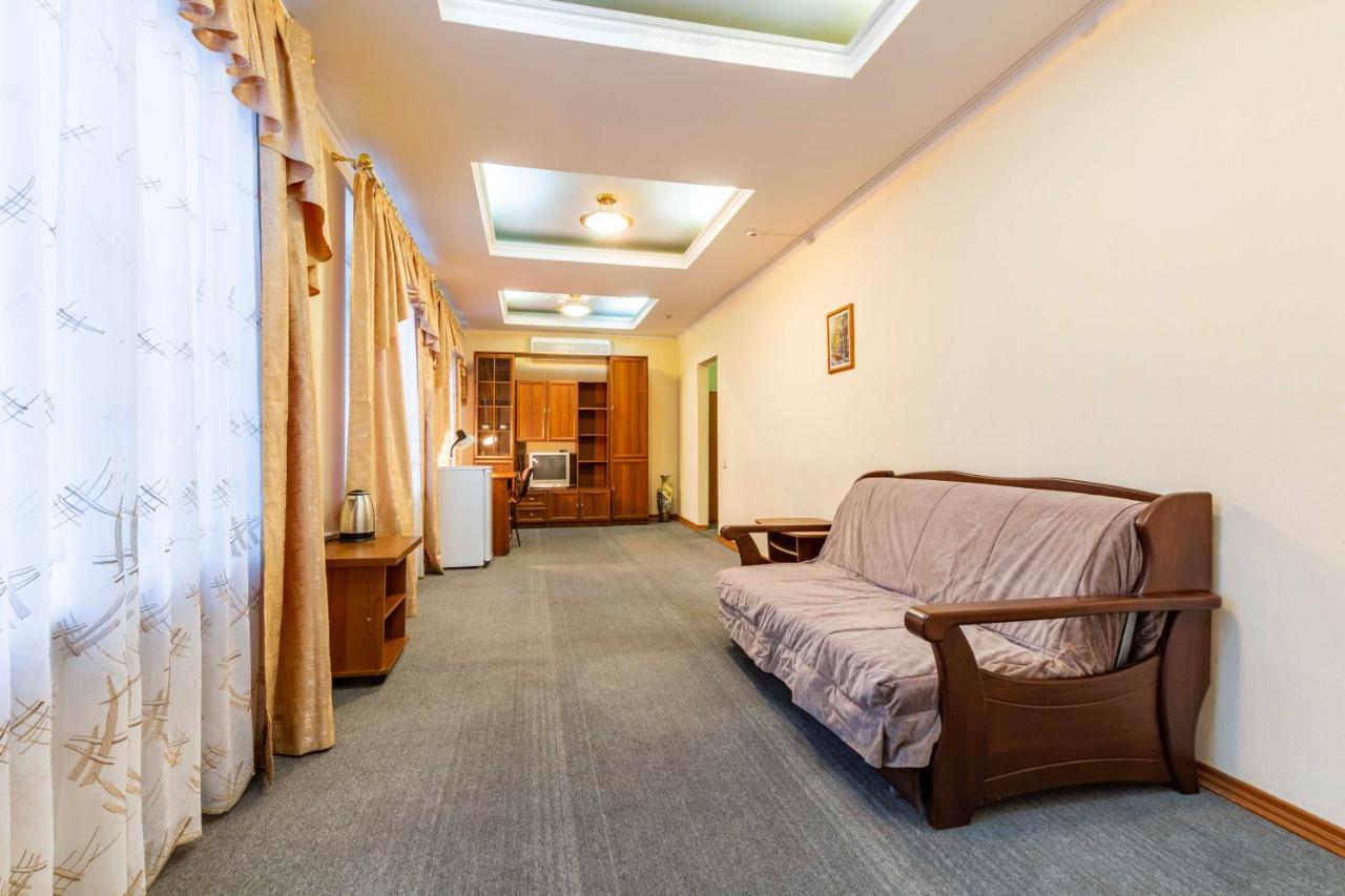 Gostinica Bolsoi Ural Otel Ekaterinburg Dış mekan fotoğraf